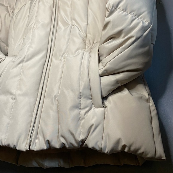 Calvin Klein Cream Ski & Snow Jacket with Fur Hood - Picture 3 of 11